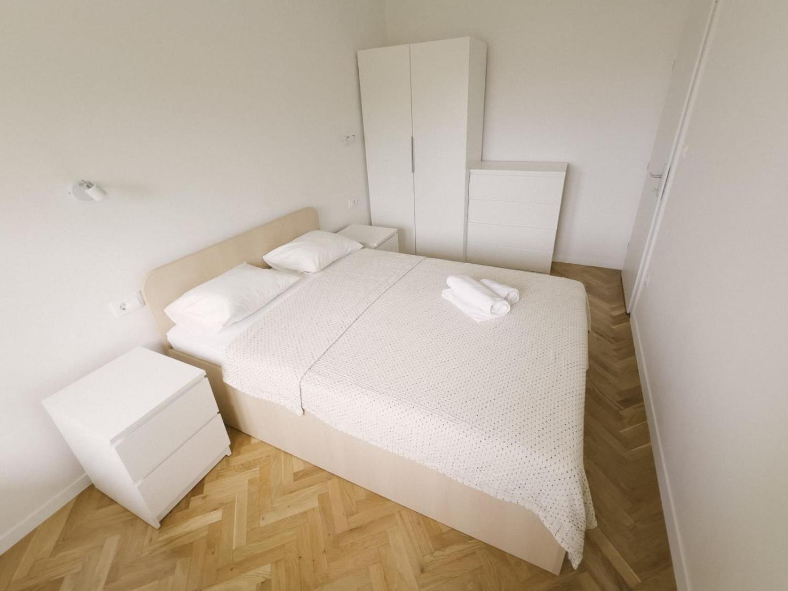 Teta Ljuba 1 * Podstrana